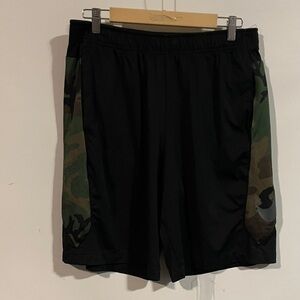 Nike dri-fit Men's Black and Camouflage Shorts